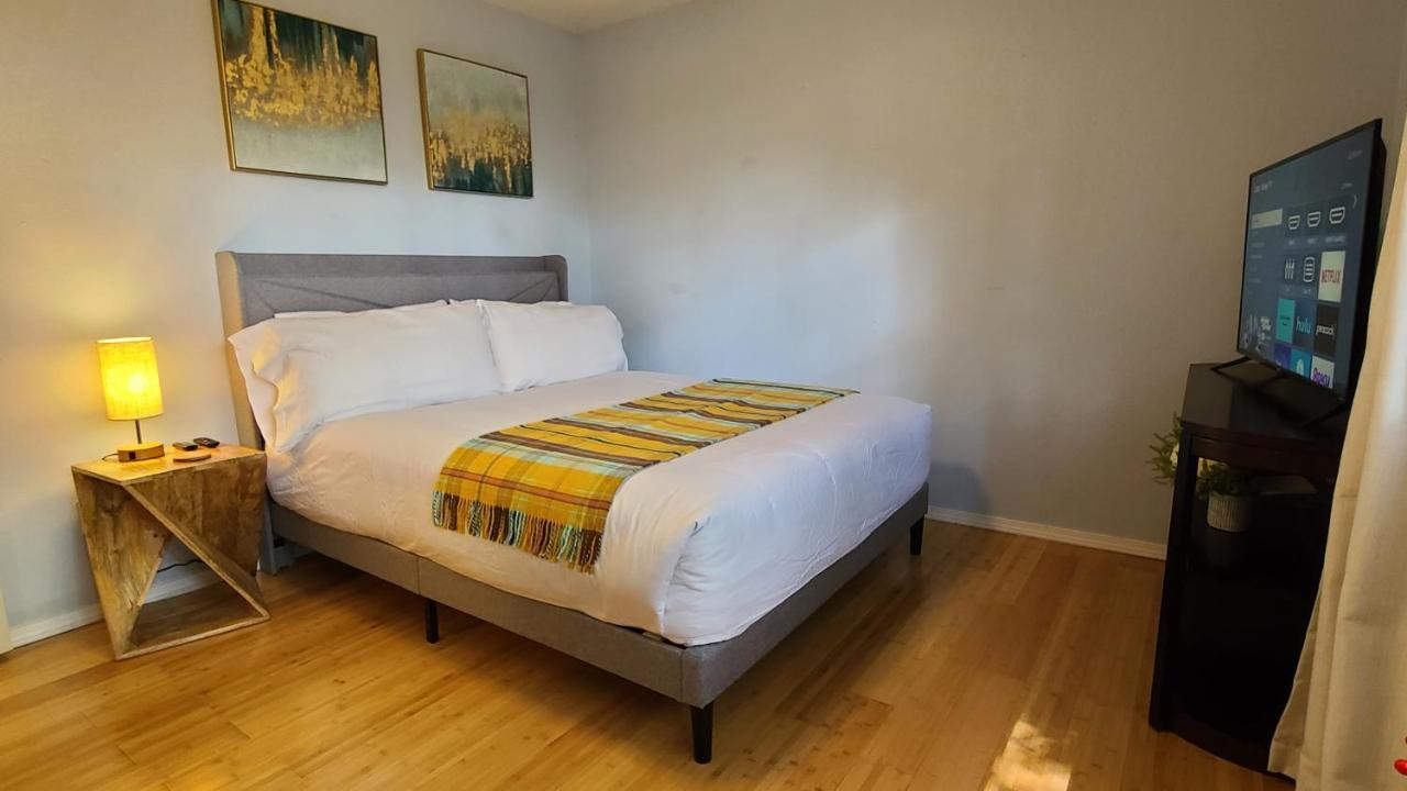 Centrally Located In Rogers And Bentonville! -Private Rooms Екстериор снимка