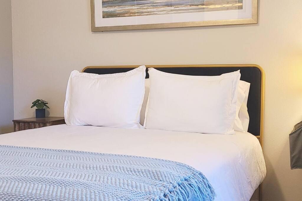 Centrally Located In Rogers And Bentonville! -Private Rooms Екстериор снимка