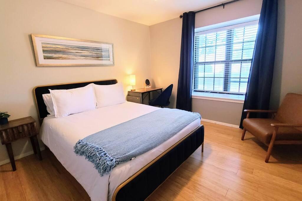 Centrally Located In Rogers And Bentonville! -Private Rooms Екстериор снимка
