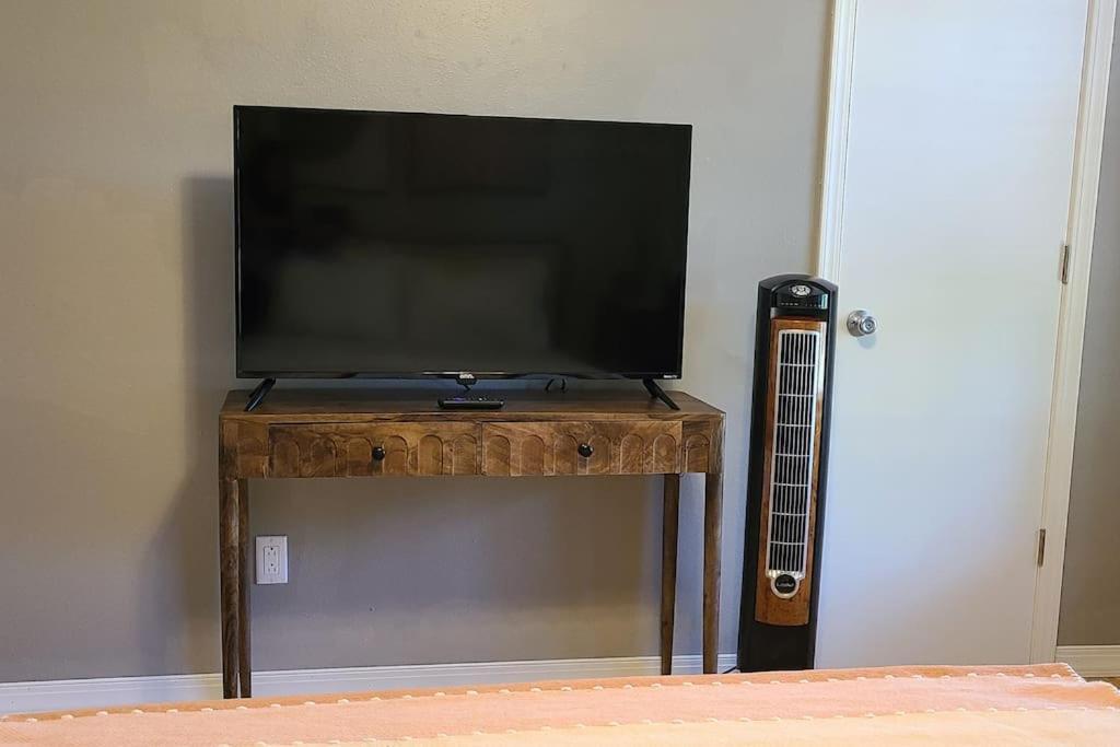 Centrally Located In Rogers And Bentonville! -Private Rooms Екстериор снимка